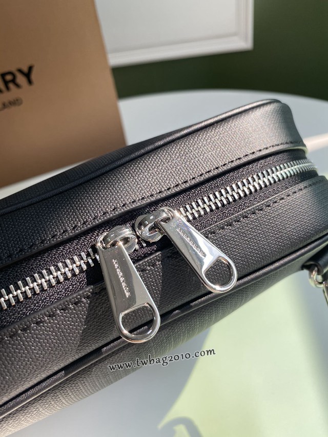 Burberry專門店新款斜背包 巴寶莉London格紋裁片男士單肩斜挎包 yxb1044